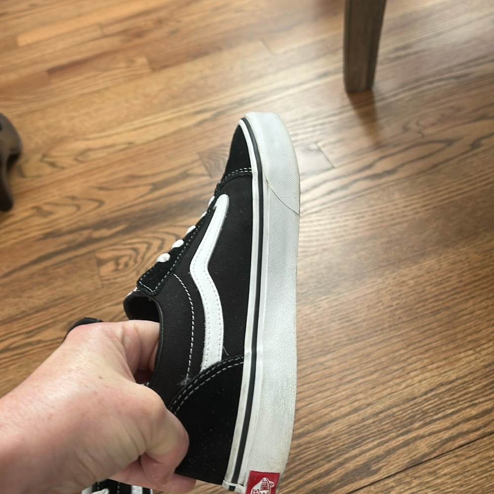 Vans Women's/Youth Ward Sneaker - Picture 6 of 8